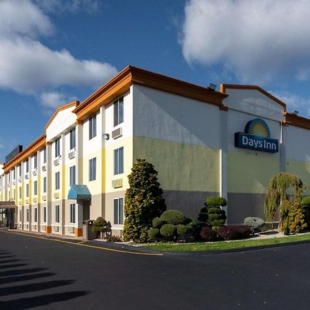 Days Inn By Wyndham Hartford/Closest Downtown Экстерьер фото