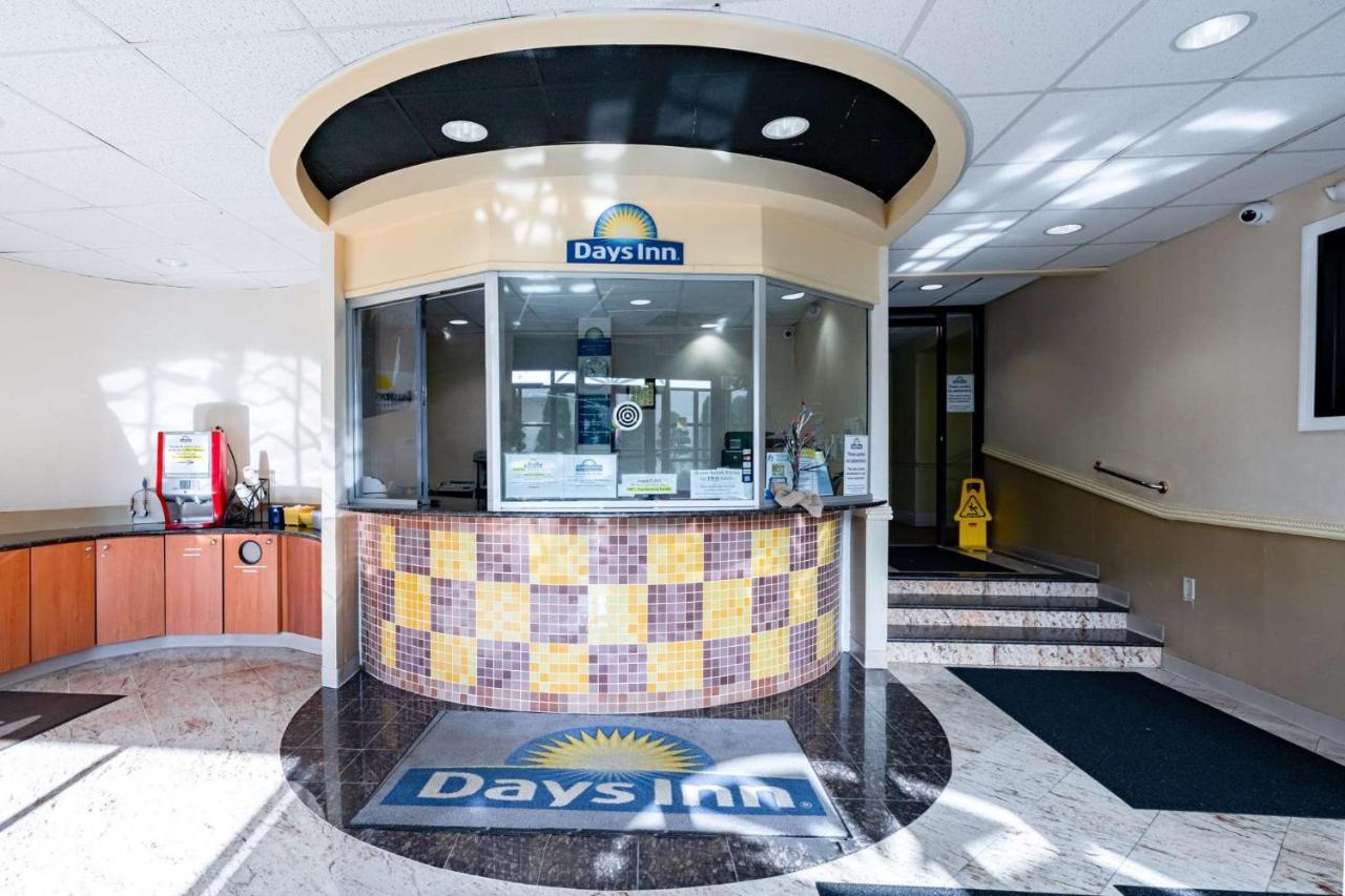 Days Inn By Wyndham Hartford/Closest Downtown Экстерьер фото