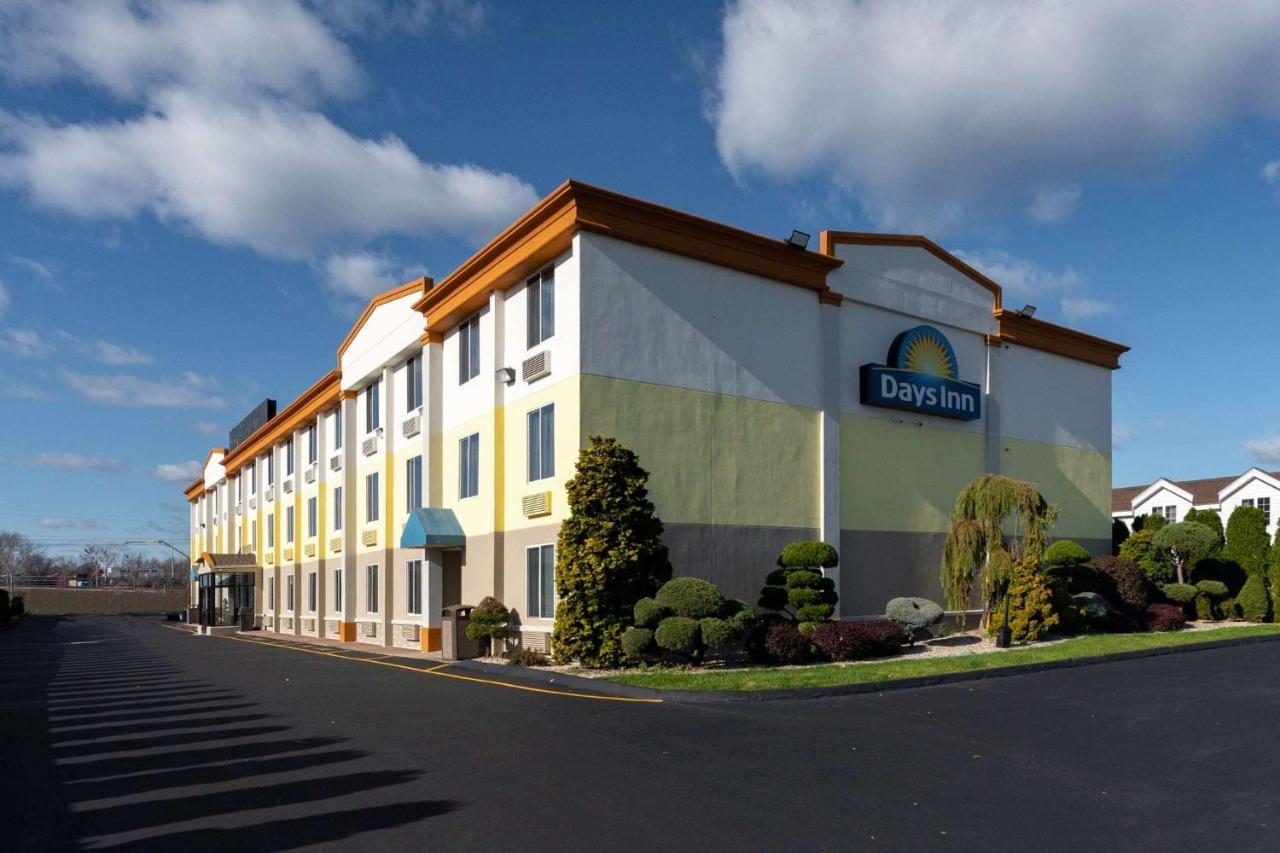Days Inn By Wyndham Hartford/Closest Downtown Экстерьер фото