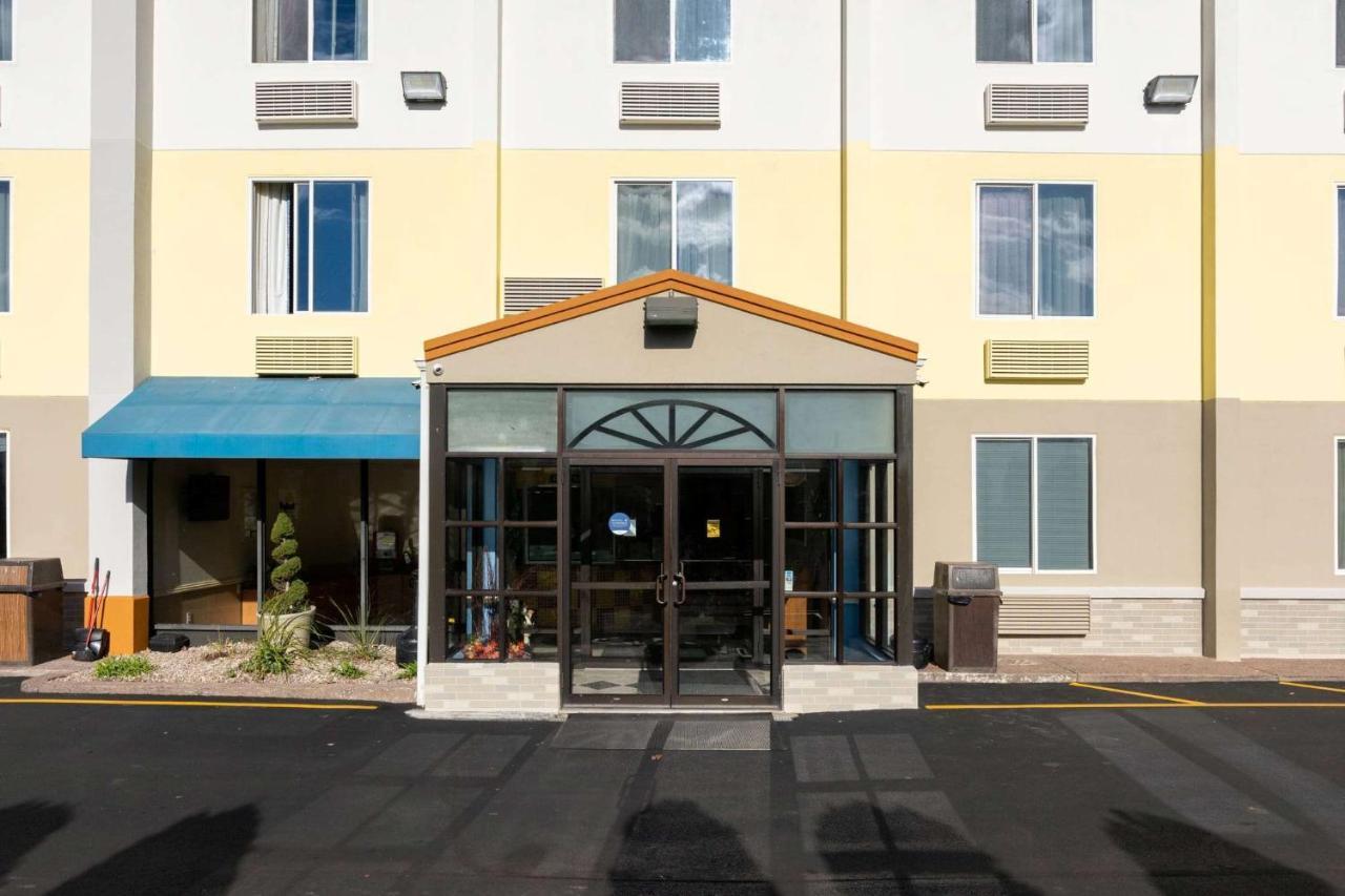 Days Inn By Wyndham Hartford/Closest Downtown Экстерьер фото