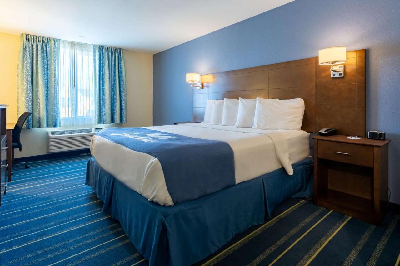 Days Inn By Wyndham Hartford/Closest Downtown Экстерьер фото