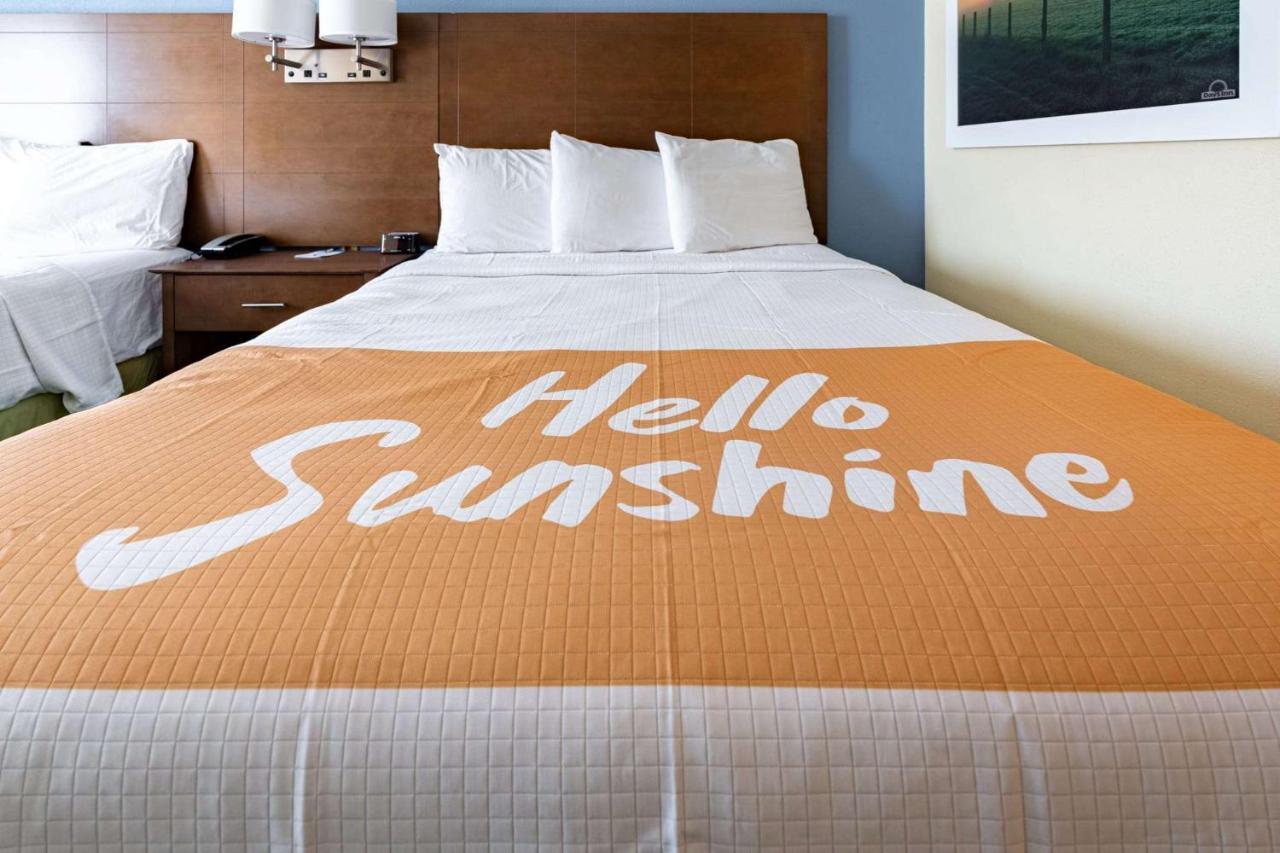 Days Inn By Wyndham Hartford/Closest Downtown Экстерьер фото